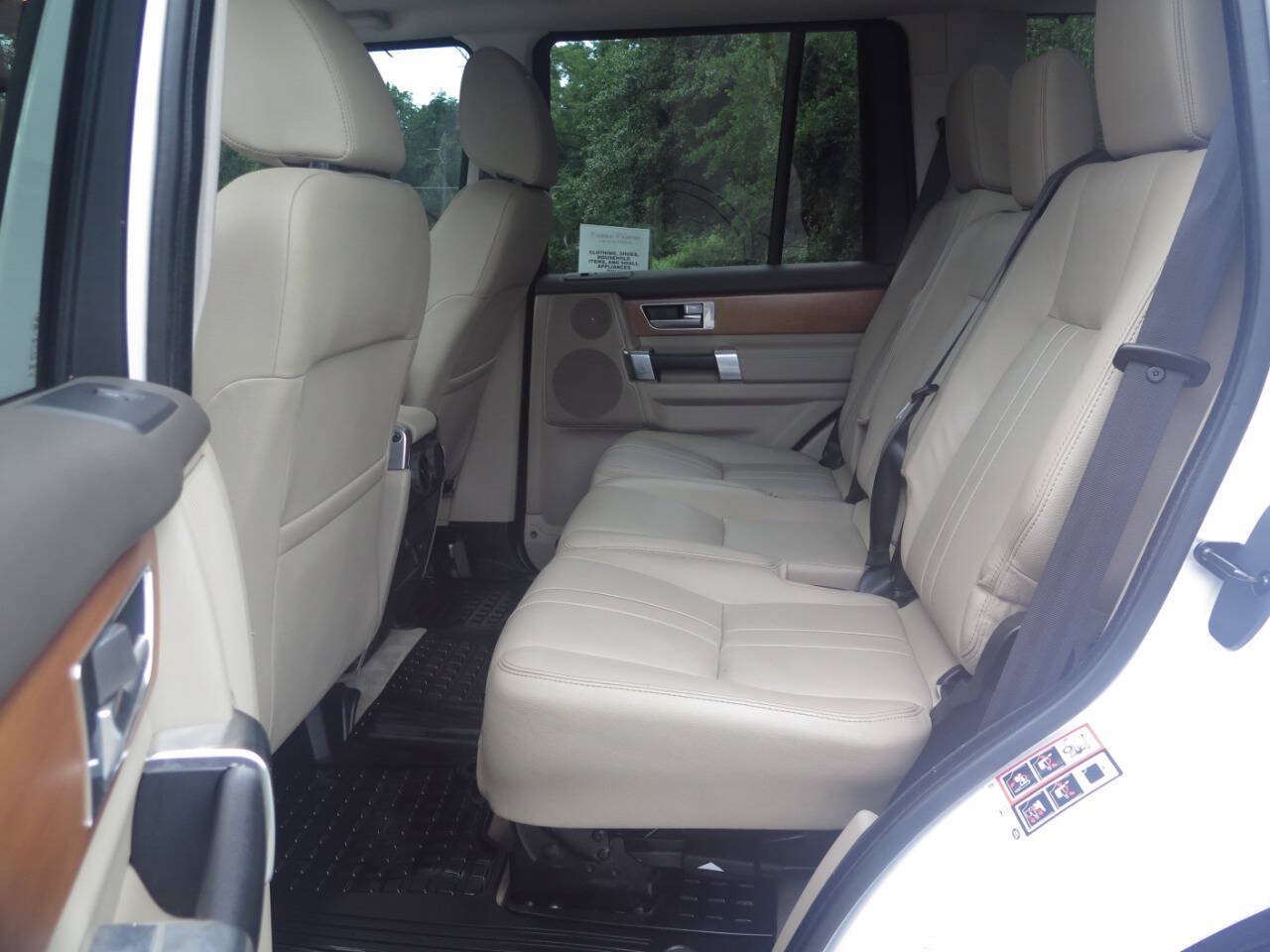 Used 2016 Land Rover LR4 HSE Silver Edition AWD/4WD image 14