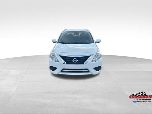 Used 2016 Nissan Versa SV image 10