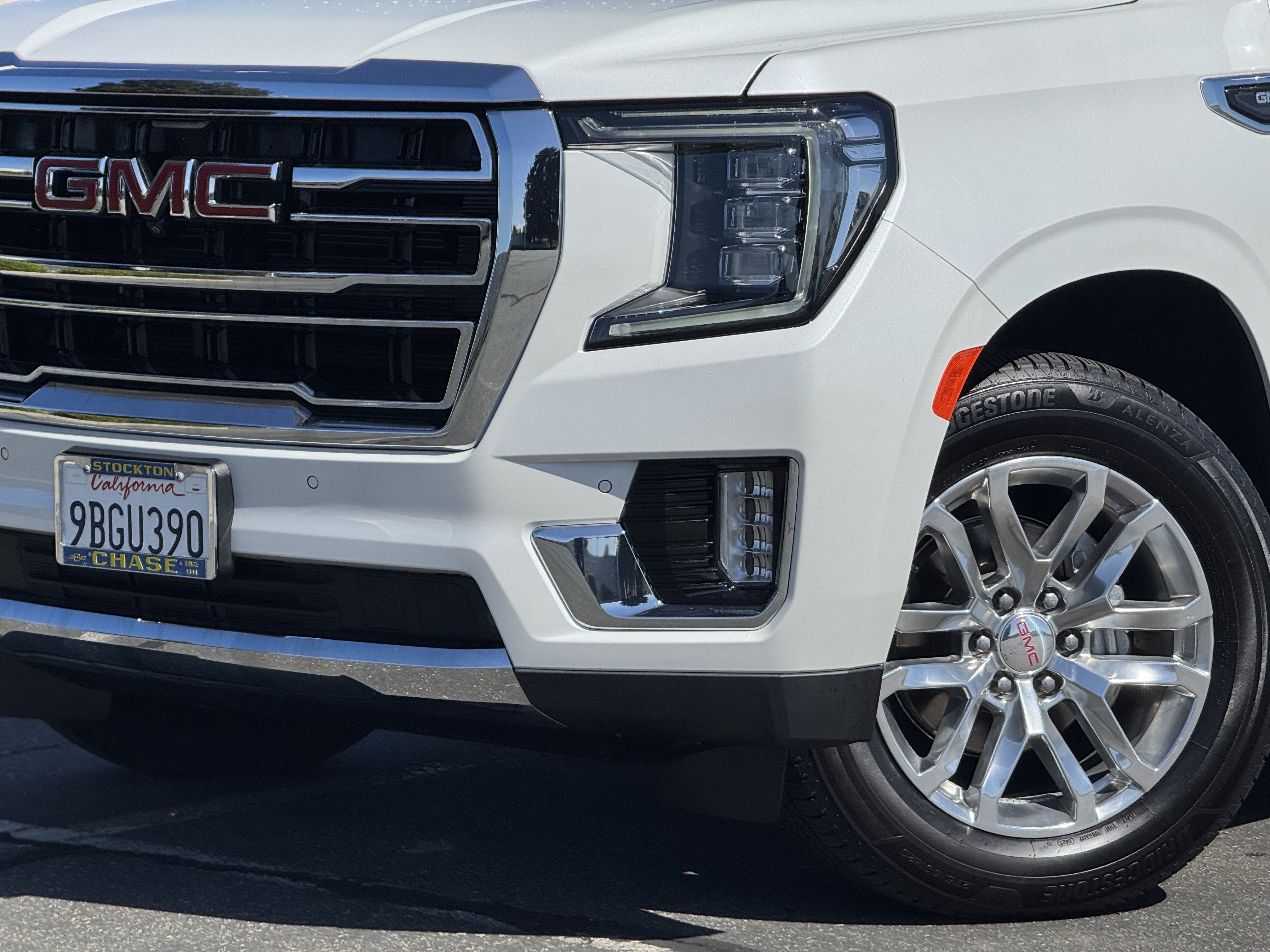 Certified 2022 GMC Yukon SLT w/ SLT Luxury Package RWD image 3
