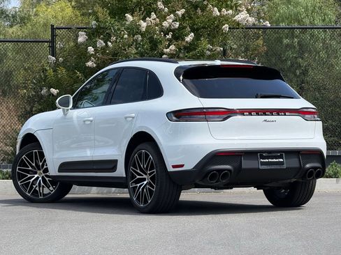 Used 2026 Porsche Macan AWD/4WD image 3