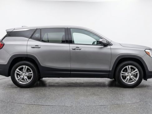 Used 2024 GMC Terrain SLE FWD image 14