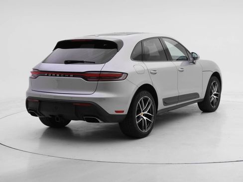 Certified 2024 Porsche Macan image 9