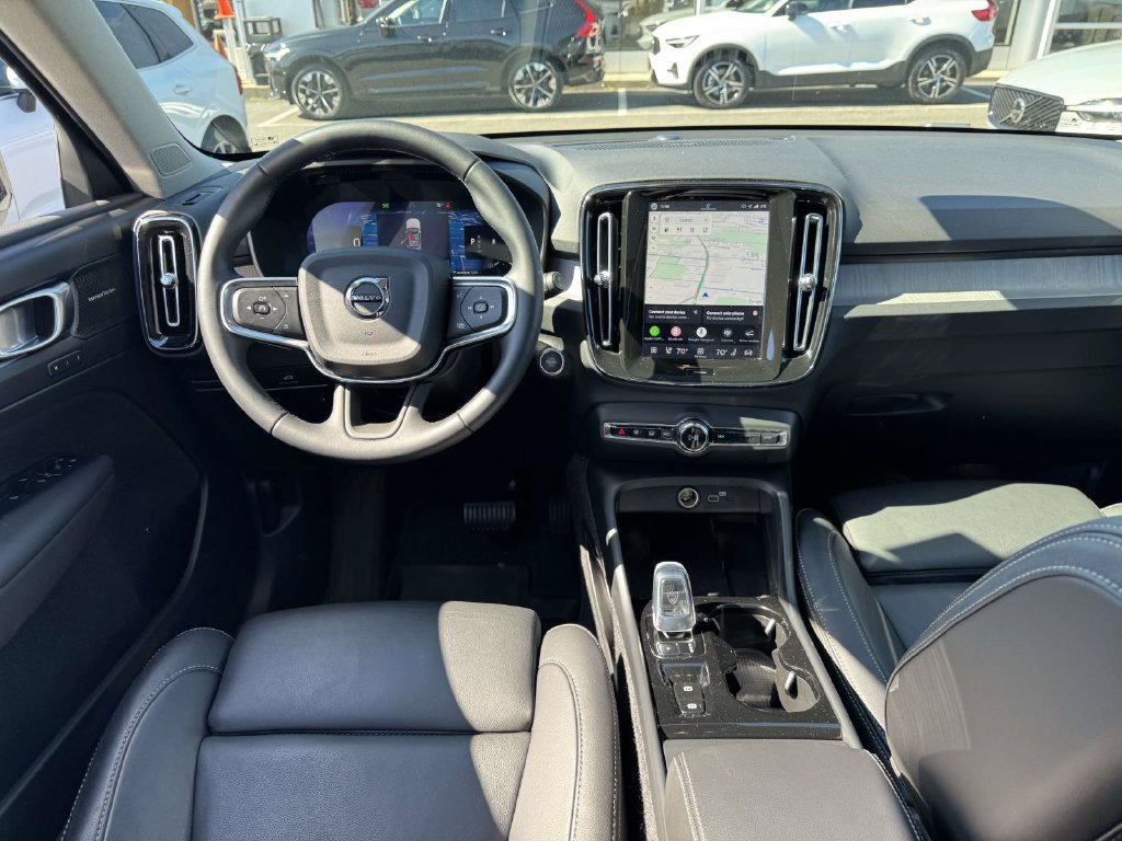 Used 2026 Volvo XC40 B5 Ultra w/ Climate Package AWD/4WD image 11