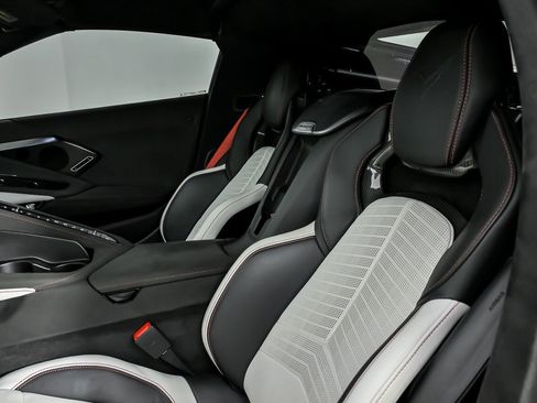 Used 2023 Chevrolet Corvette Stingray Premium Cpe w/ Z51 Performance Package RWD image 25