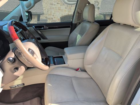 Used 2016 Lexus GX 460 Luxury AWD/4WD image 5