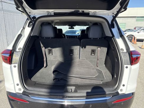 Used 2019 Buick Enclave Essence image 18