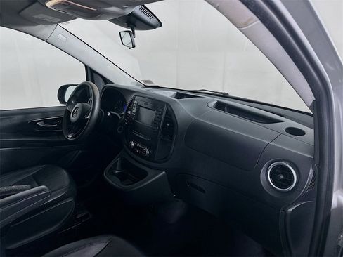Used 2016 Mercedes-Benz Metris Passenger image 30