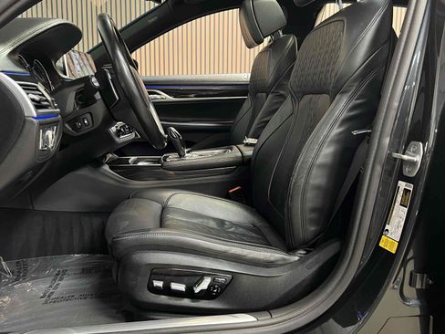 Used 2018 BMW 750i RWD image 43