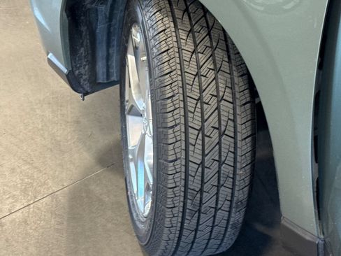Used 2018 Subaru Forester 2.5i Touring w/ Popular Package #3B AWD/4WD image 23