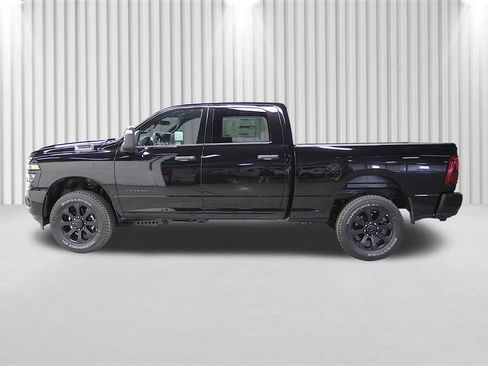 New 2026 RAM 2500 Big Horn AWD/4WD image 7