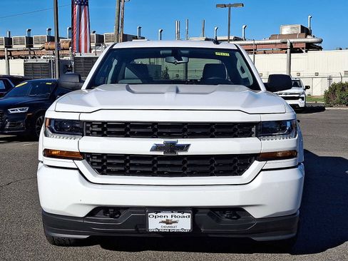 Used 2018 Chevrolet Silverado 1500 Custom w/ Custom Value Package AWD/4WD image 2