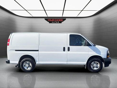 Used 2021 Chevrolet Express 2500 w/ Communications Package image 5