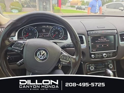Used 2016 Volkswagen Touareg VR6 AWD/4WD image 20