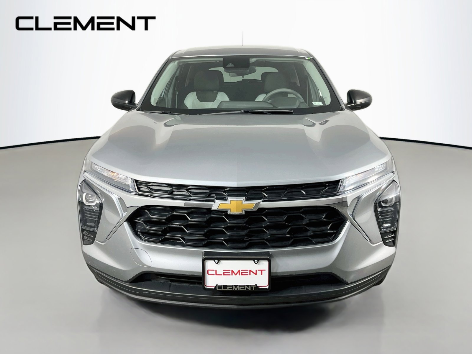 Used 2025 Chevrolet Trax LS w/ Driver Confidence Package FWD image 3
