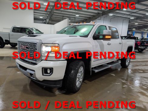Used 2018 GMC Sierra 2500 Denali w/ Duramax Plus Package image 6