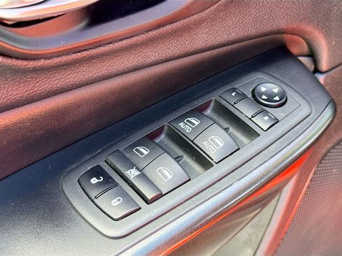 Used 2021 Jeep Cherokee Trailhawk AWD/4WD image 8