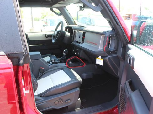 New 2026 Ford Bronco Outer Banks w/ Sasquatch Package AWD/4WD image 13