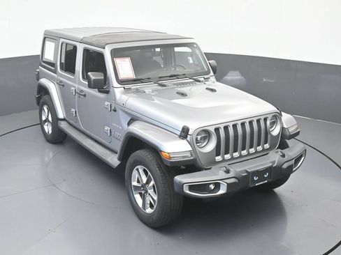 Used 2019 Jeep Wrangler Unlimited Sahara AWD/4WD image 56