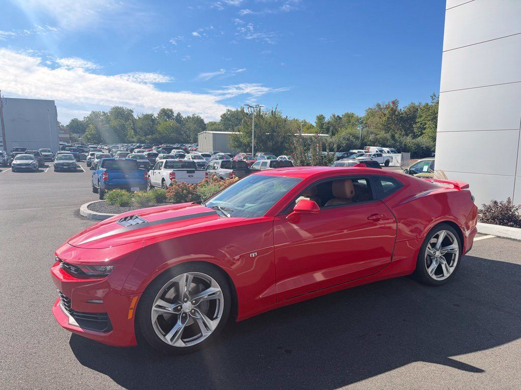 Used 2020 Chevrolet Camaro SS RWD image 2