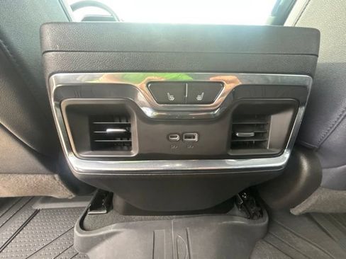 Used 2024 Chevrolet Silverado 1500 High Country w/ High Country Premium Package AWD/4WD image 22