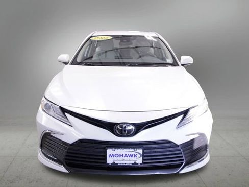 Used 2023 Toyota Camry XLE image 9