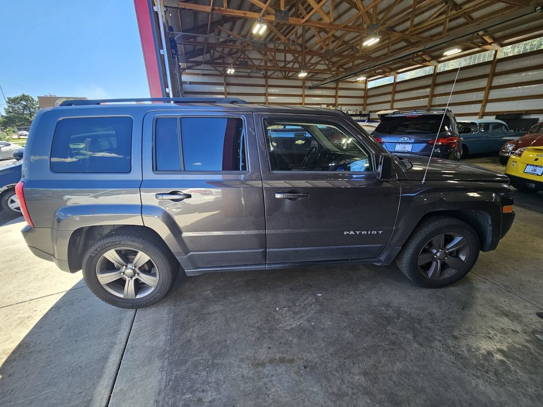 Used 2015 Jeep Patriot High Altitude FWD image 9