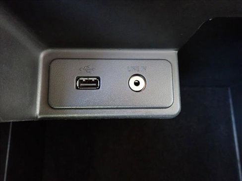 Used 2014 Ford Expedition EL XLT w/ Equipment Group 202A image 25