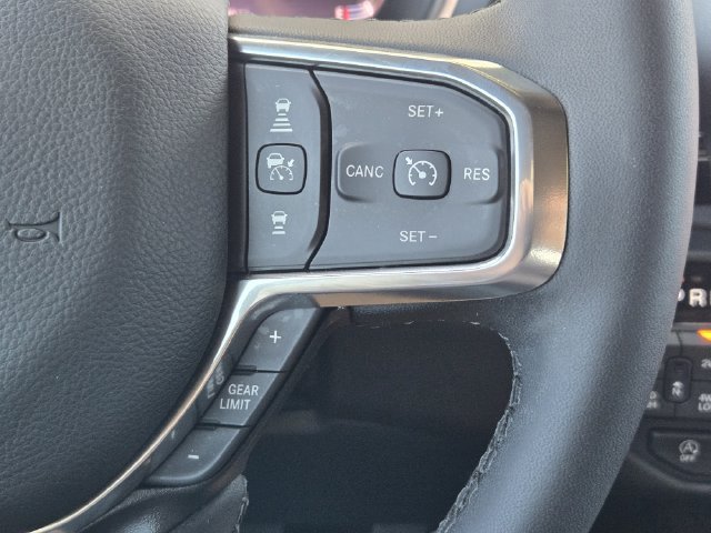 Used 2025 RAM 1500 Laramie AWD/4WD image 38