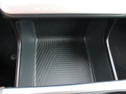 Used 2025 Ford Expedition Active AWD/4WD image 29
