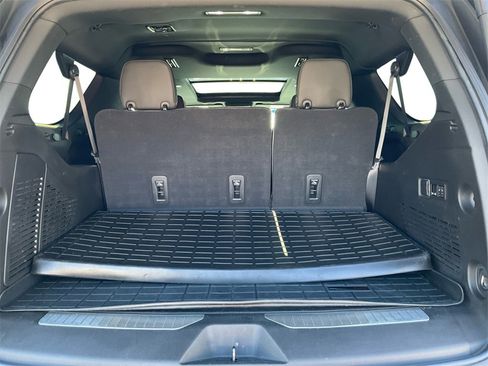 Used 2023 GMC Yukon XL AT4 w/ Technology Package image 28