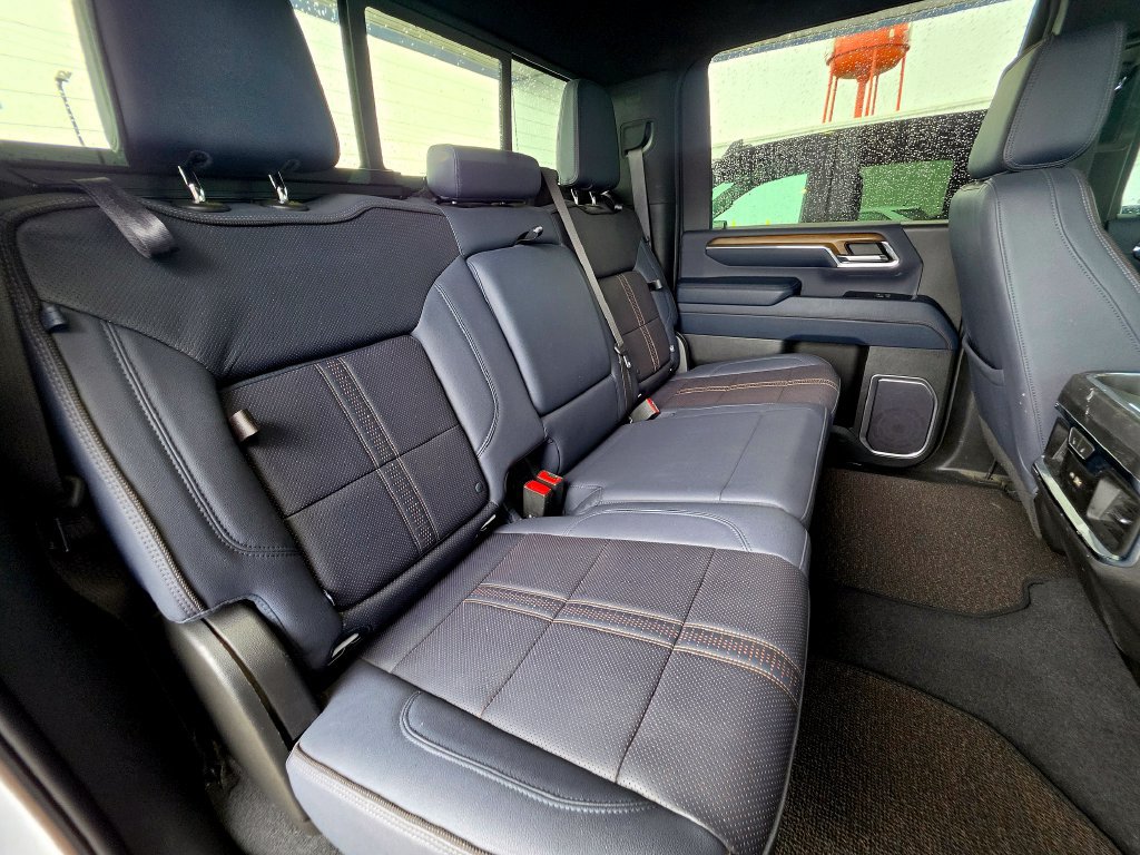 Used 2024 Chevrolet Silverado 2500 High Country w/ High Country Premium Package AWD/4WD image 94
