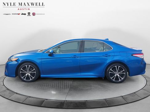 Used 2020 Toyota Camry SE image 12