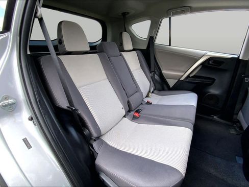 Used 2013 Toyota RAV4 XLE FWD image 19