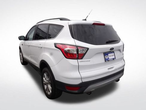Used 2018 Ford Escape SE FWD image 11