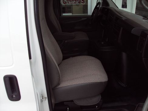 Used 2014 Chevrolet Express 1500 AWD 1500 135 image 15