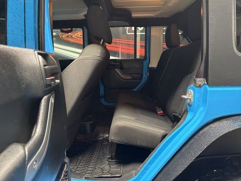 Used 2017 Jeep Wrangler Unlimited Sport image 12