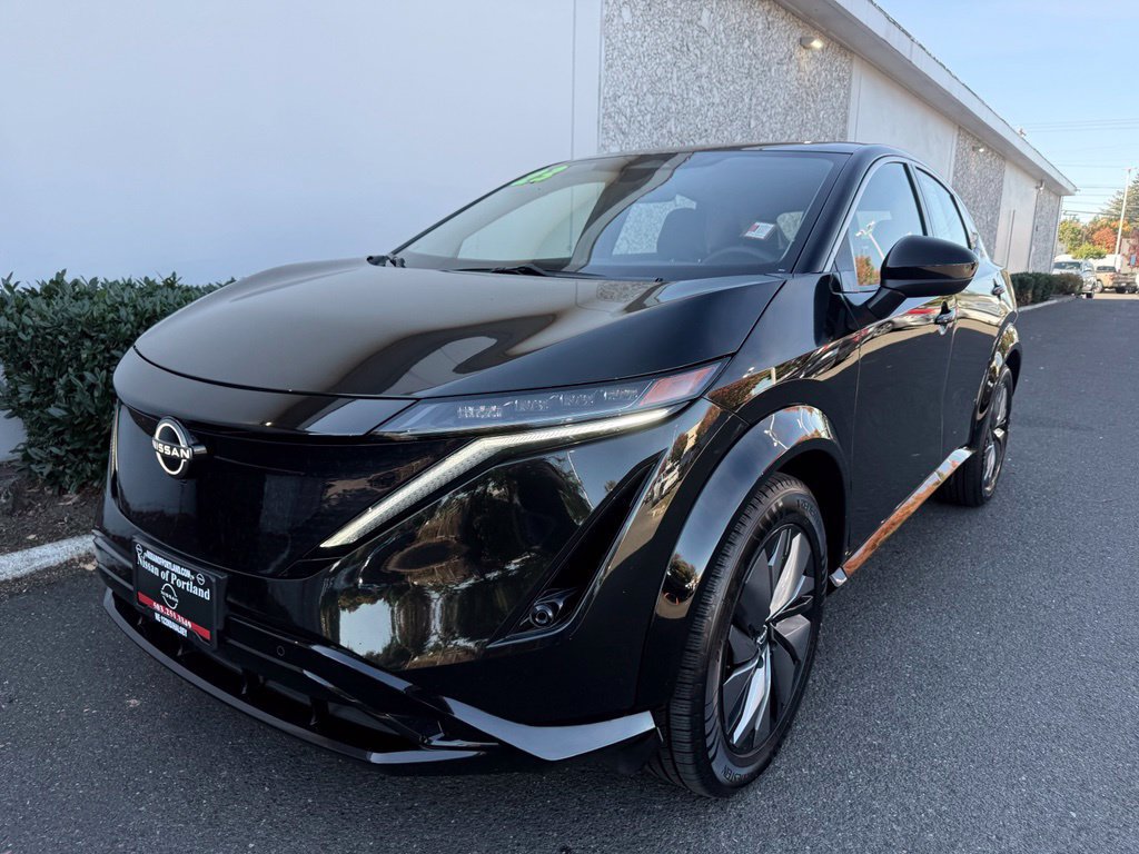 Used 2023 Nissan Ariya FWD image 2