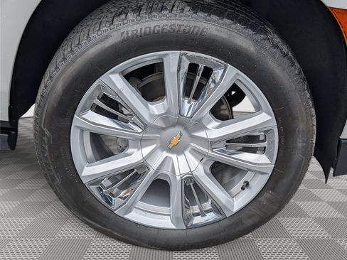 Used 2024 Chevrolet Tahoe High Country w/ Premium Package 2 AWD/4WD image 11