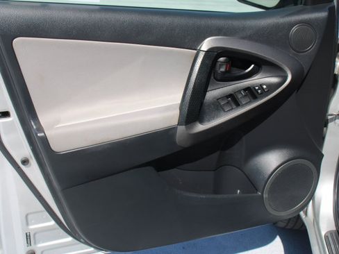 Used 2012 Toyota RAV4 FWD w/ Value Pkg image 9