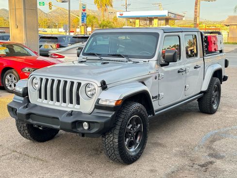 Used 2022 Jeep Gladiator Sport AWD/4WD image 5
