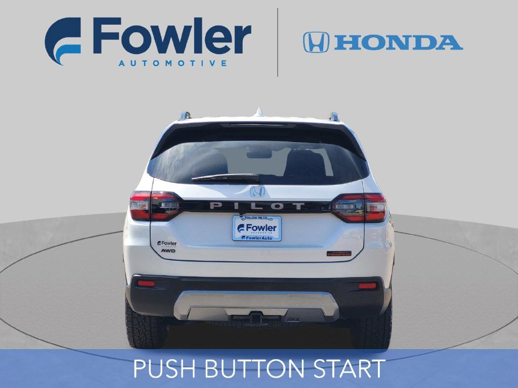 Certified 2026 Honda Pilot TrailSport image 8
