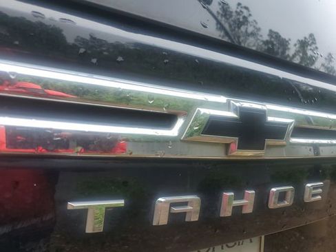 Used 2022 Chevrolet Tahoe LT w/ Luxury Package AWD/4WD image 4