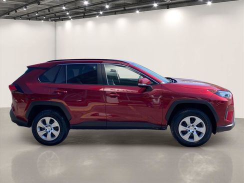 Used 2019 Toyota RAV4 LE w/ Carpet Mat Package AWD/4WD image 8