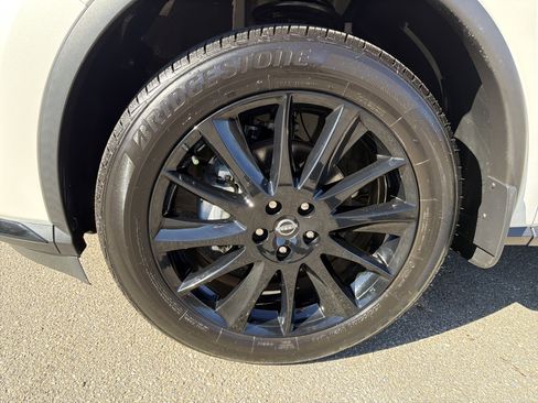 Used 2024 Nissan Murano SV w/ SV Midnight Edition Package image 11