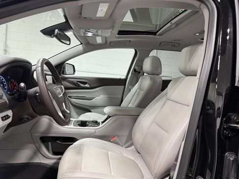 Used 2023 GMC Acadia SLT w/ Technology Package image 17