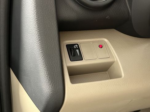 Used 2007 Toyota RAV4 4WD image 25
