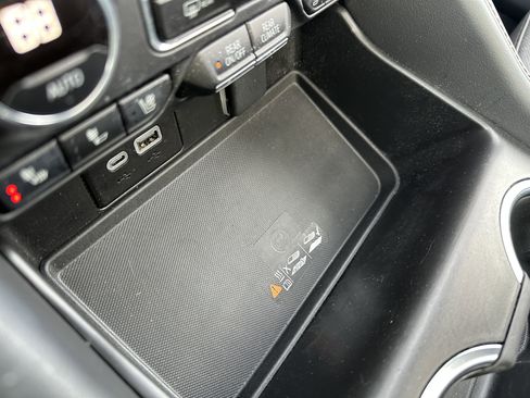 Used 2024 Chevrolet Tahoe High Country image 17