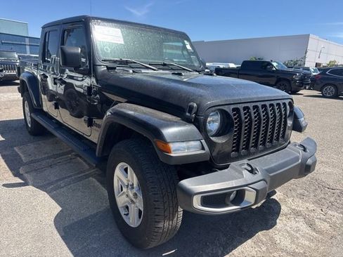 Used 2022 Jeep Gladiator Sport AWD/4WD image 3