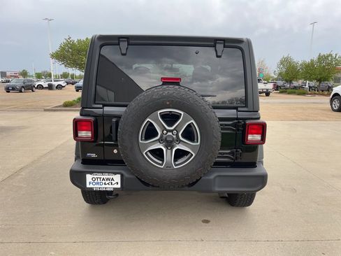 Used 2020 Jeep Wrangler Sport AWD/4WD image 6