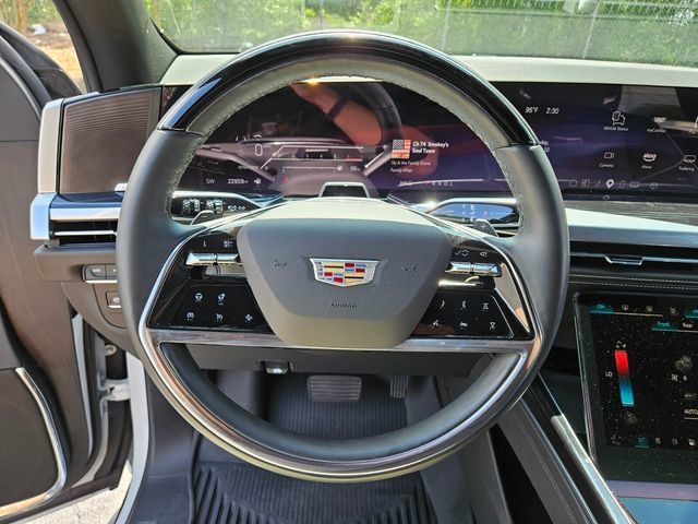 Used 2025 Cadillac Escalade ESV Sport w/ LPO, ONYX Package AWD/4WD image 25